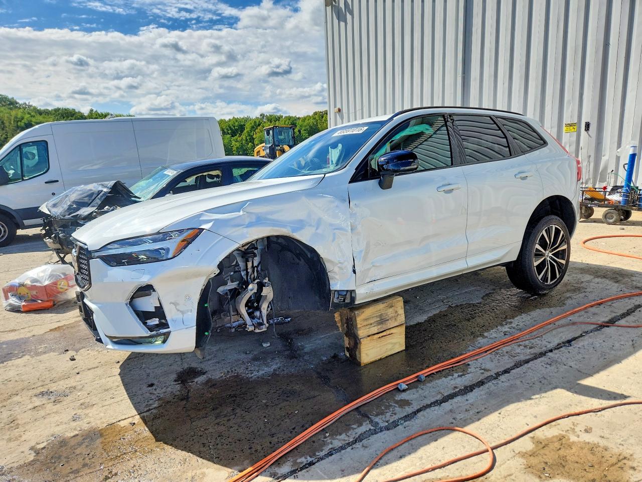 2025 VOLVO XC60 PLUS | YV4M12RC3S1183010 | UPCARS