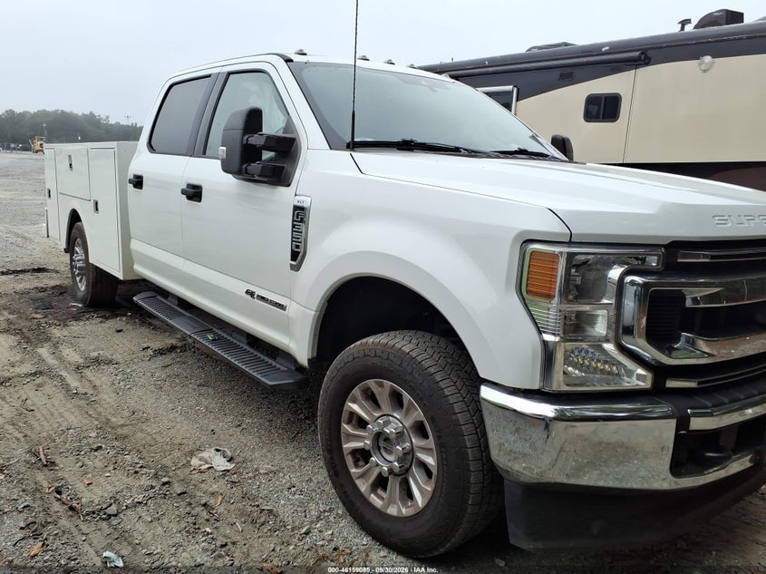 2022 FORD F-350 CHASSIS XLT | 1FD8W3FT0NEF12402 | UPCARS