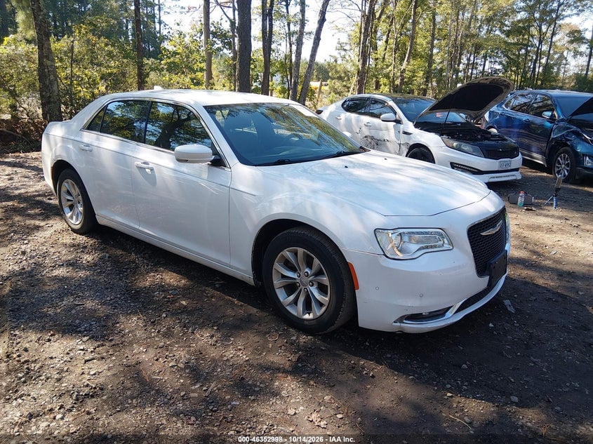2015 CHRYSLER 300 LIMITED | 2C3CCAAG1FH756113 | UPCARS