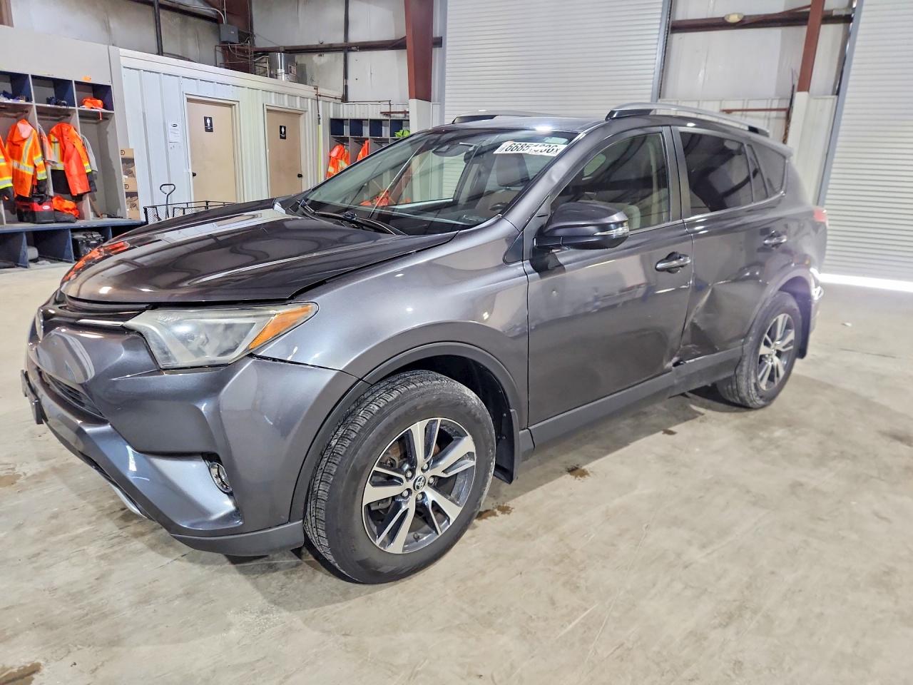2018 TOYOTA RAV4 XLE | JTMRFREV7JJ738632 | UPCARS