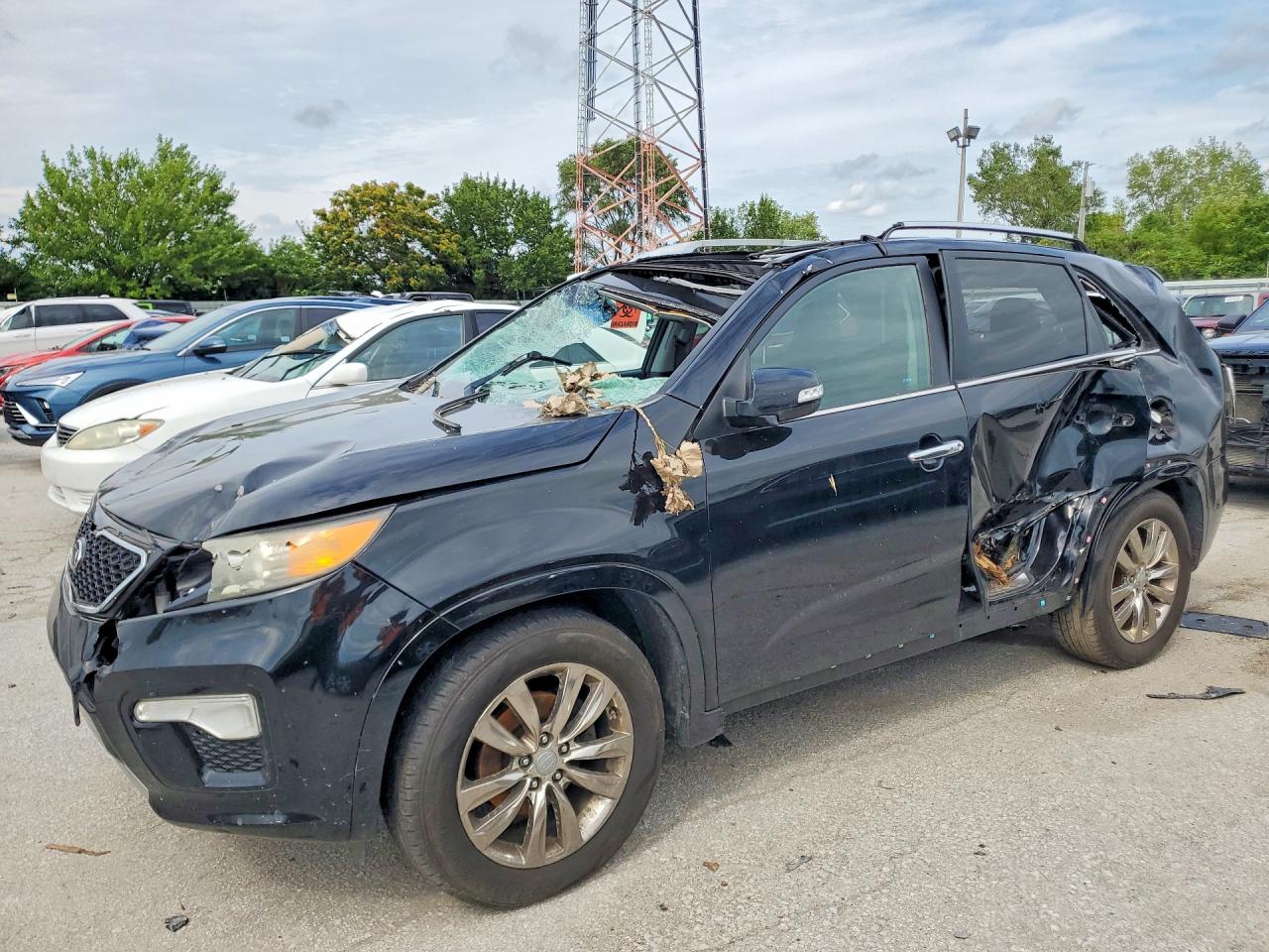 2011 KIA SORENTO SX | 5XYKW4A23BG150423 | UPCARS