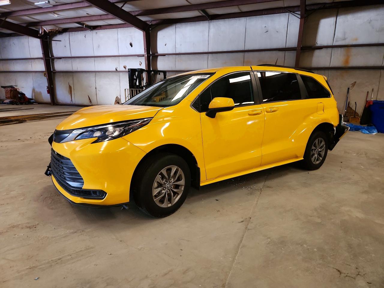 2025 TOYOTA SIENNA LE | 5TDKRKEC3SS279277 | UPCARS