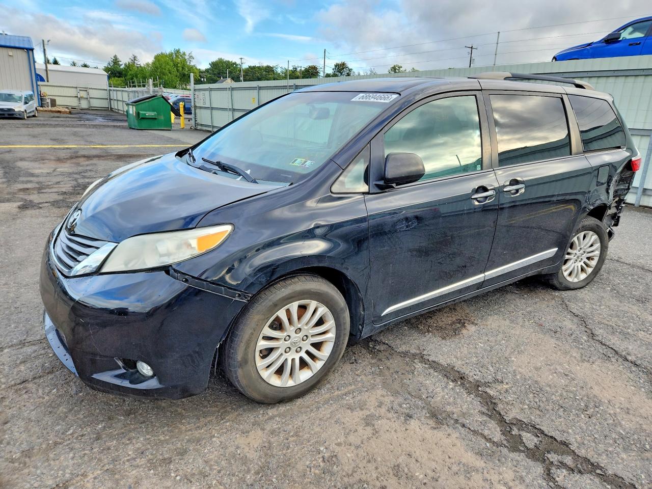 2015 TOYOTA SIENNA XLE 8-PASSENGER | 5TDYK3DC9FS608494 | UPCARS