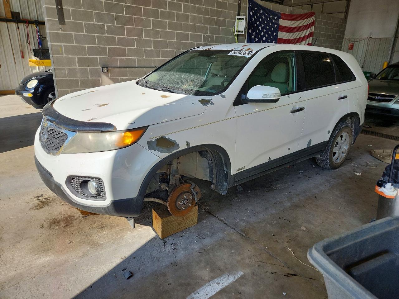 2011 KIA SORENTO LX | 5XYKTCA13BG062434 | UPCARS