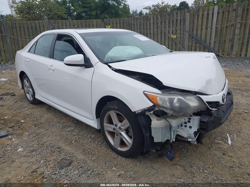 2014 TOYOTA CAMRY SE | 4T1BF1FK4EU799282 | UPCARS