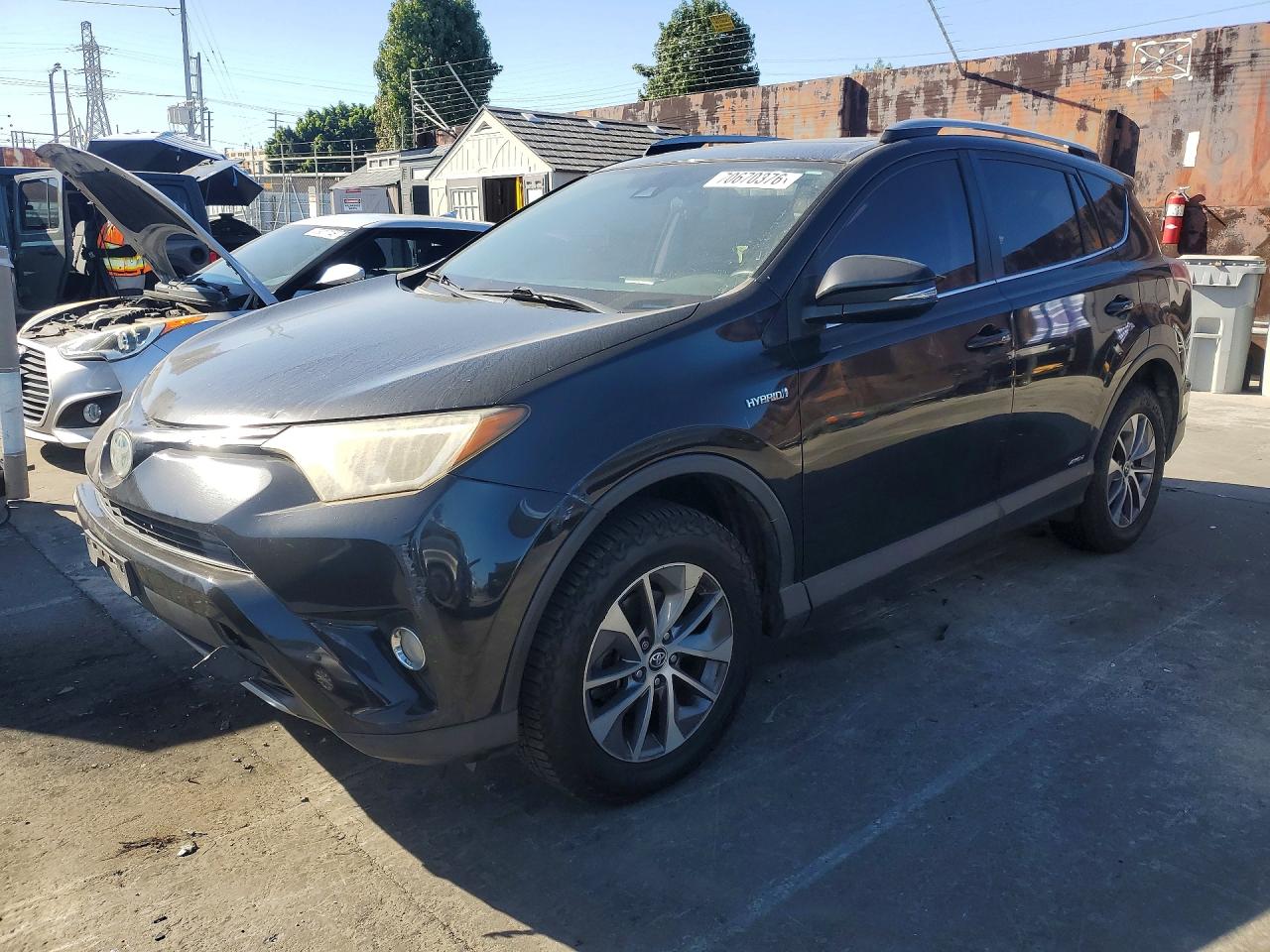 2017 TOYOTA RAV4 XLE | JTMRJREV3HD147687 | UPCARS