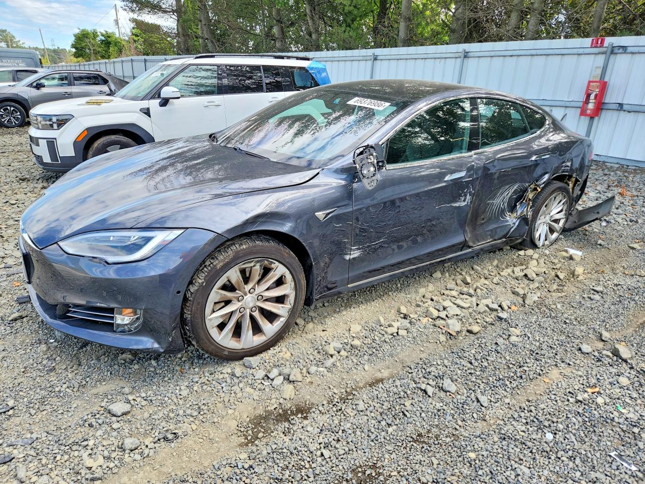 2018 TESLA MODEL S | 5YJSA1E25JF276148 | UPCARS