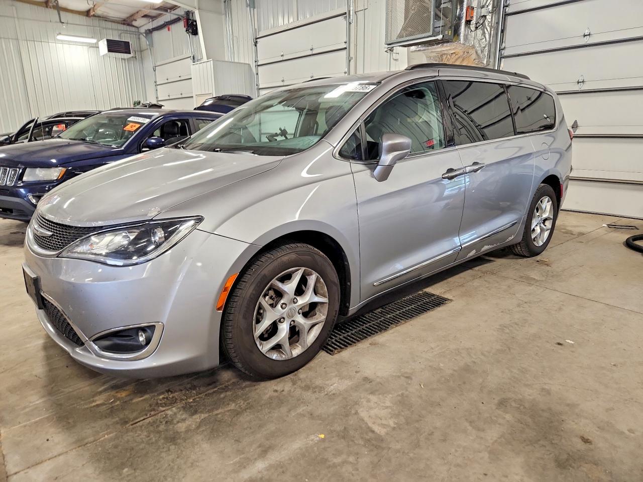 2017 CHRYSLER PACIFICA TOURING L | 2C4RC1BG9HR669836 | UPCARS