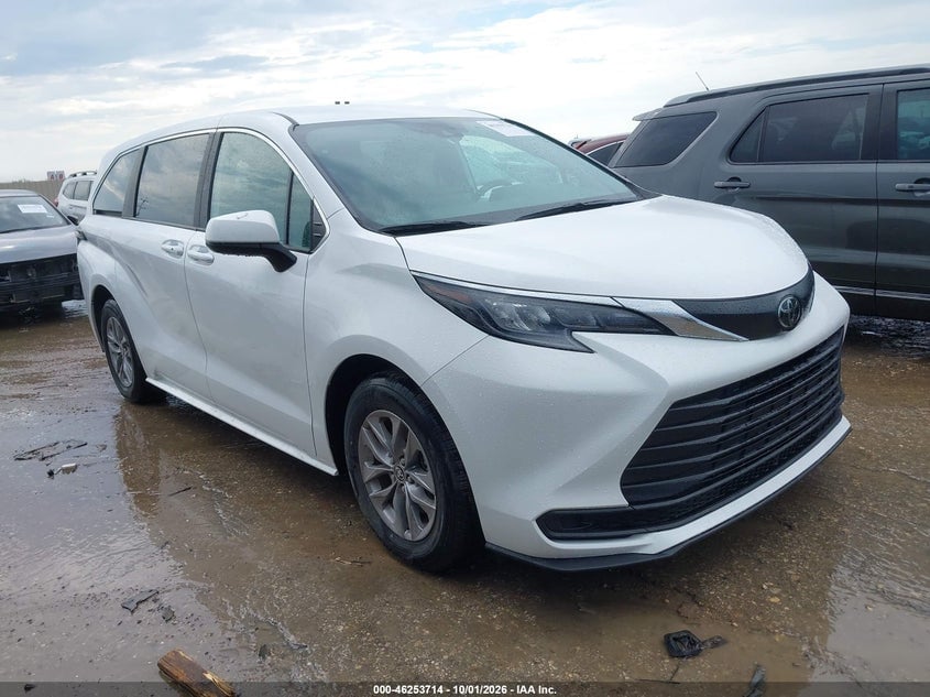 2026 TOYOTA SIENNA LE | 5TDKRKEC5TS296390 | UPCARS