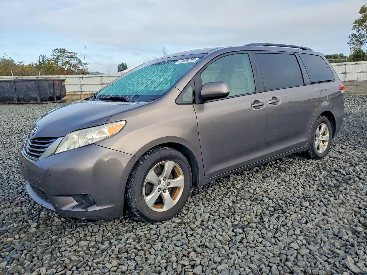 2011 TOYOTA SIENNA LE | 5TDKK3DCXBS098365 | UPCARS