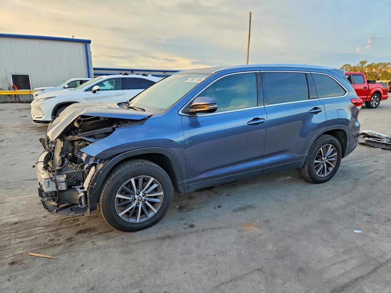 2019 TOYOTA HIGHLANDER XLE | 5TDKZRFH7KS366067 | UPCARS