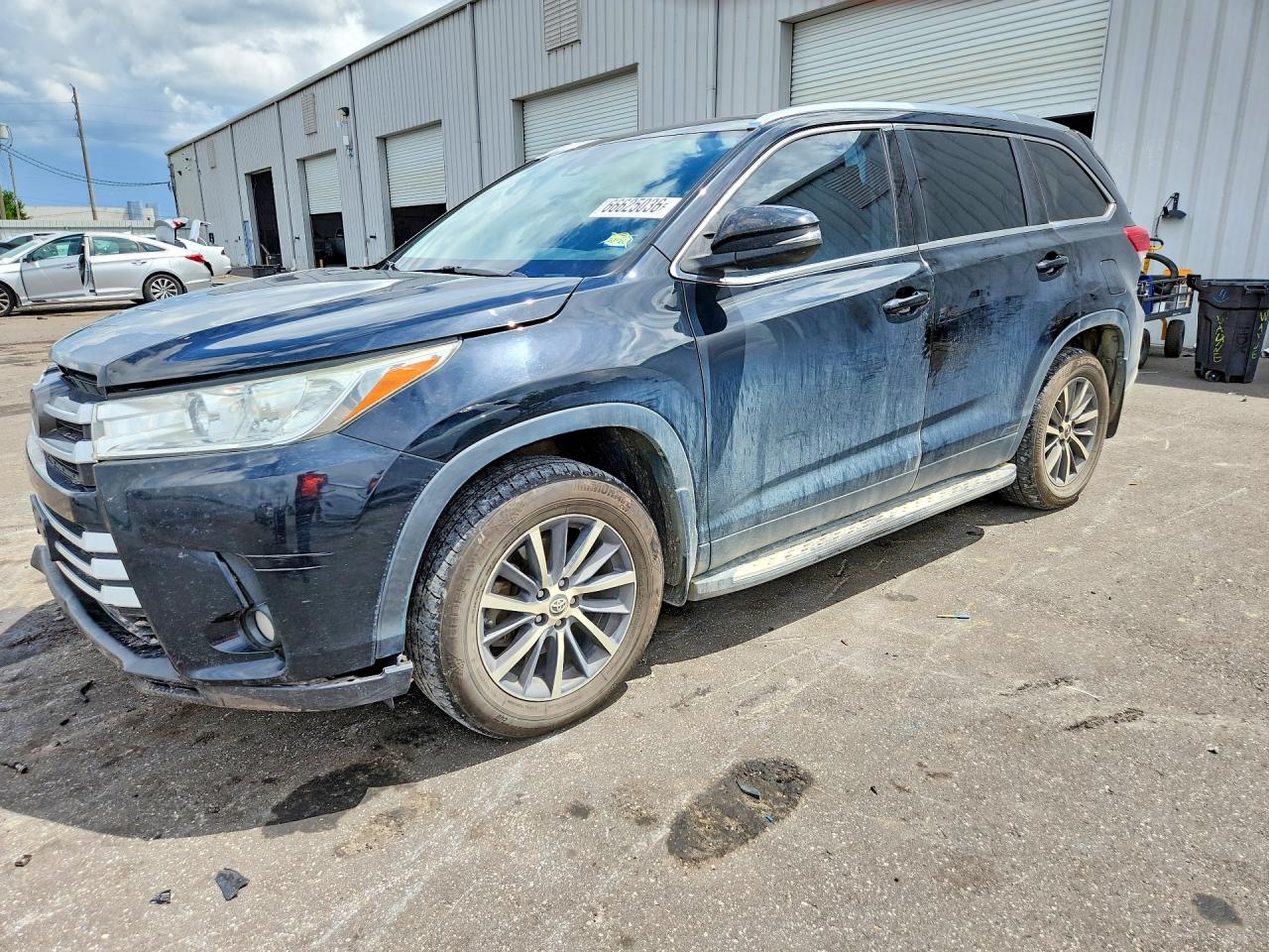 2019 TOYOTA HIGHLANDER XLE | 5TDKZRFH5KS555168 | UPCARS