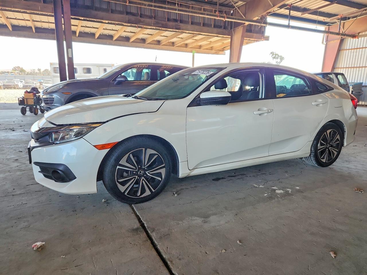 2018 HONDA CIVIC EX | 2HGFC1E33JH640311 | UPCARS