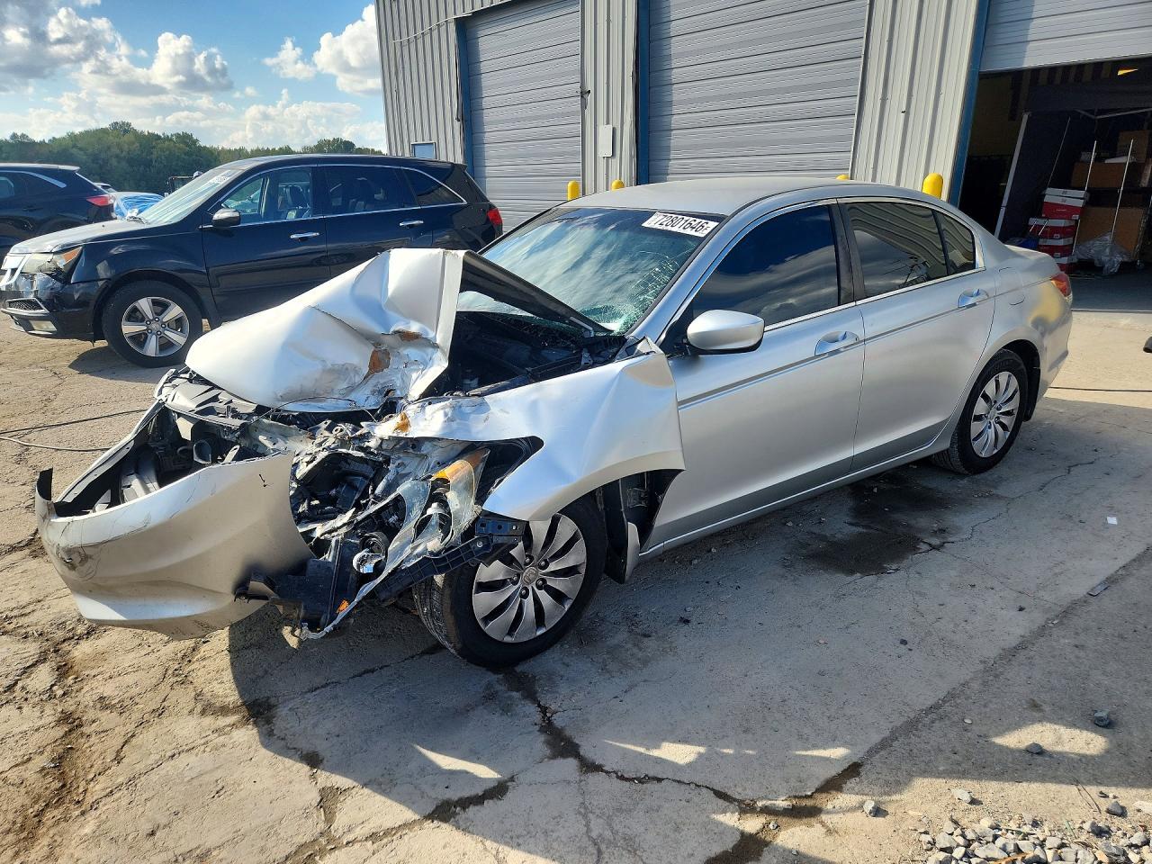 2011 HONDA ACCORD LX | 1HGCP2F33BA072511 | UPCARS