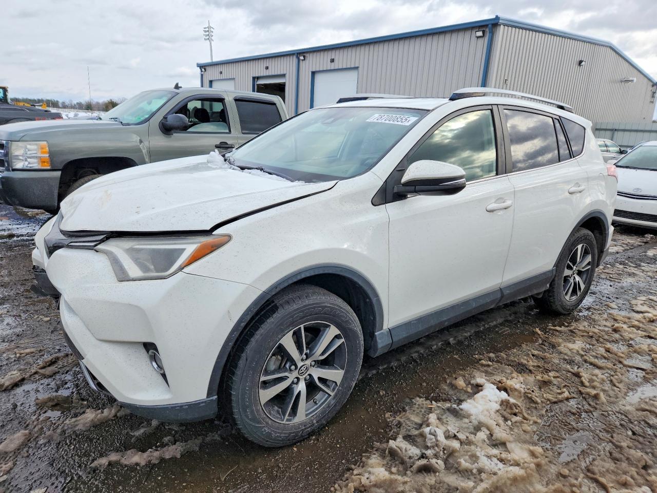 2018 TOYOTA RAV4 XLE | JTMWFREV4JJ726439 | UPCARS