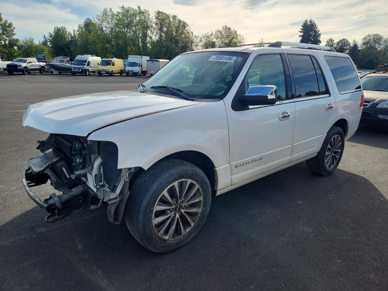 2015 LINCOLN NAVIGATOR | 5LMJJ2HT2FEJ02416 | UPCARS