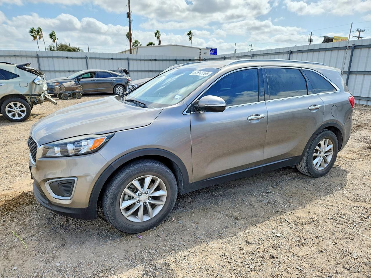 2016 KIA SORENTO LX | 5XYPG4A36GG075994 | UPCARS