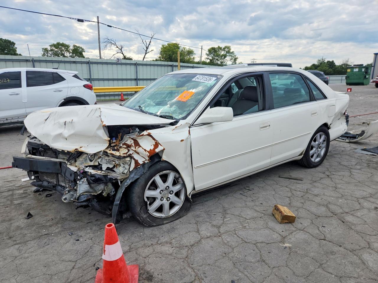 2000 TOYOTA AVALON XLS | 4T1BF28B4YU103818 | UPCARS