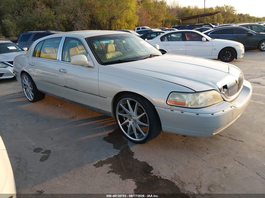 2004 LINCOLN TOWN CAR ULTIMATE L | 1LNHM85W64Y638081 | UPCARS