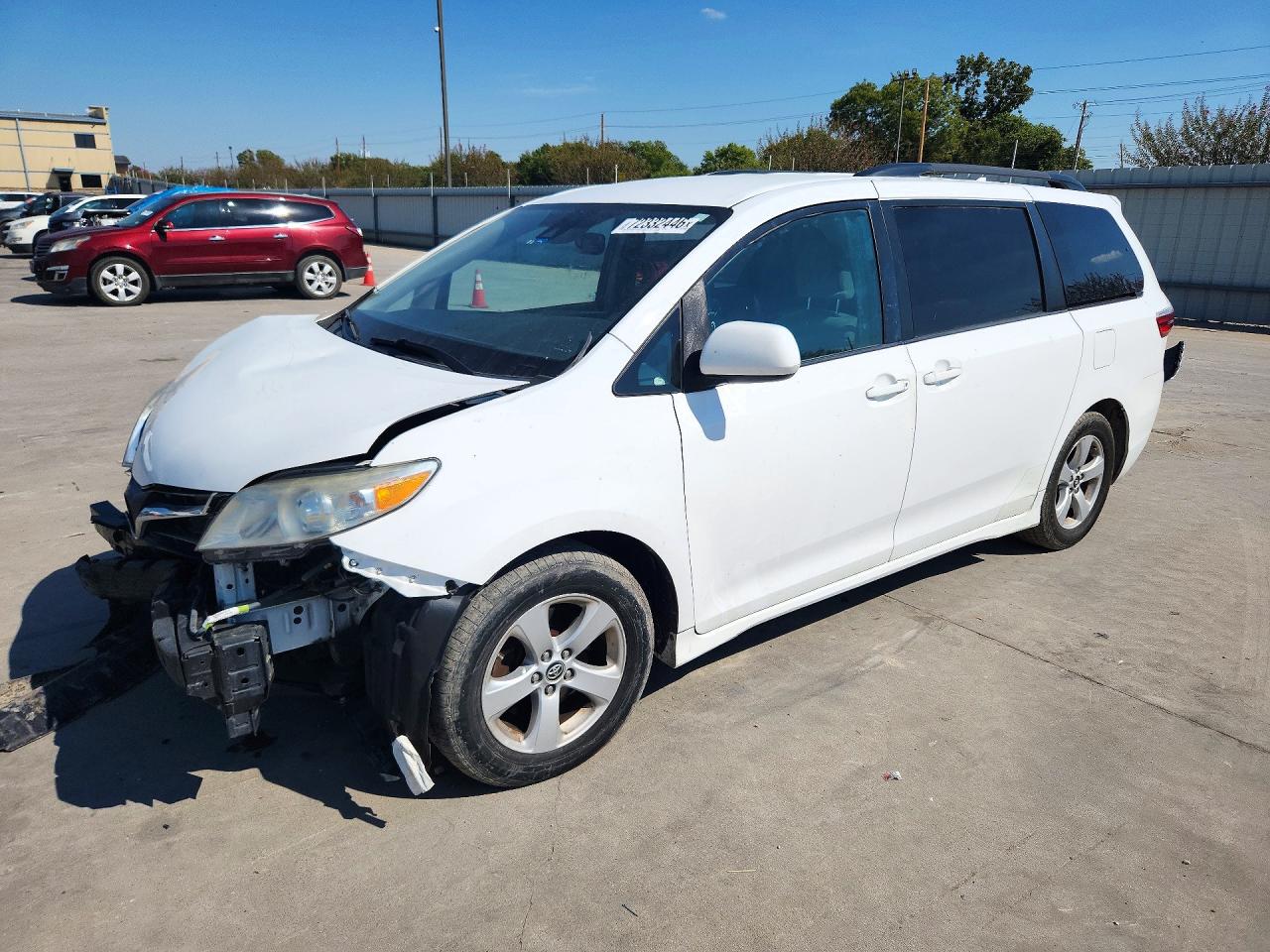 2018 TOYOTA SIENNA LE | 5TDKZ3DC2JS950265 | UPCARS