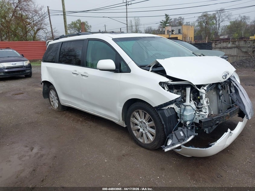 2015 TOYOTA SIENNA XLE PREMIUM 7 PASSENGER | 5TDDK3DC9FS117633 | UPCARS