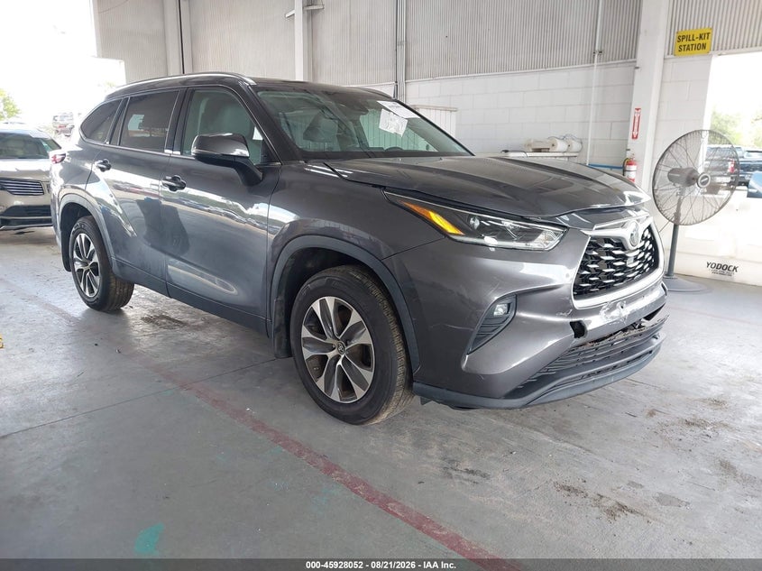 2021 TOYOTA HIGHLANDER XLE | 5TDHZRBH1MS557213 | UPCARS