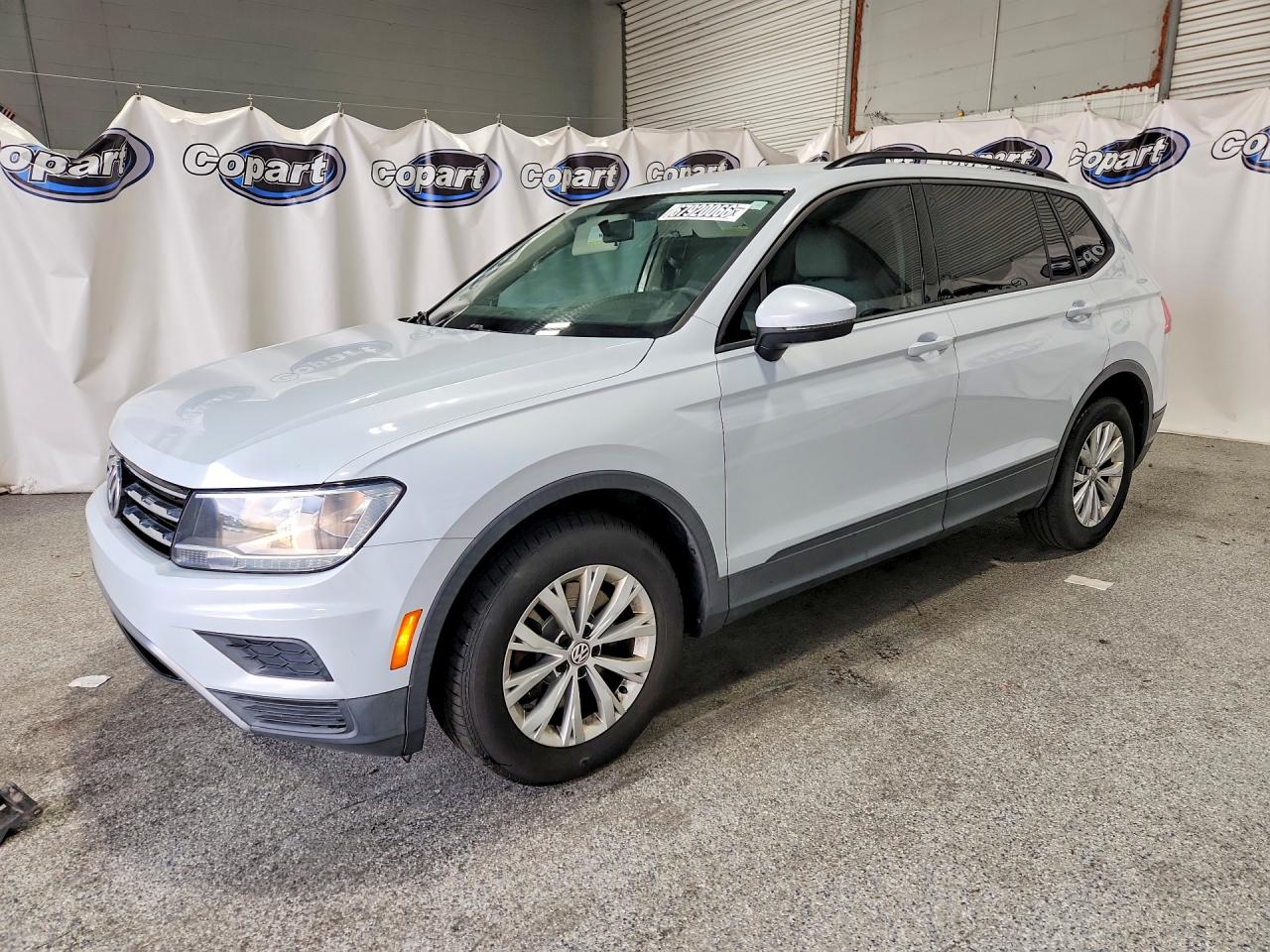 2018 VOLKSWAGEN TIGUAN S | 3VV1B7AX1JM104127 | UPCARS