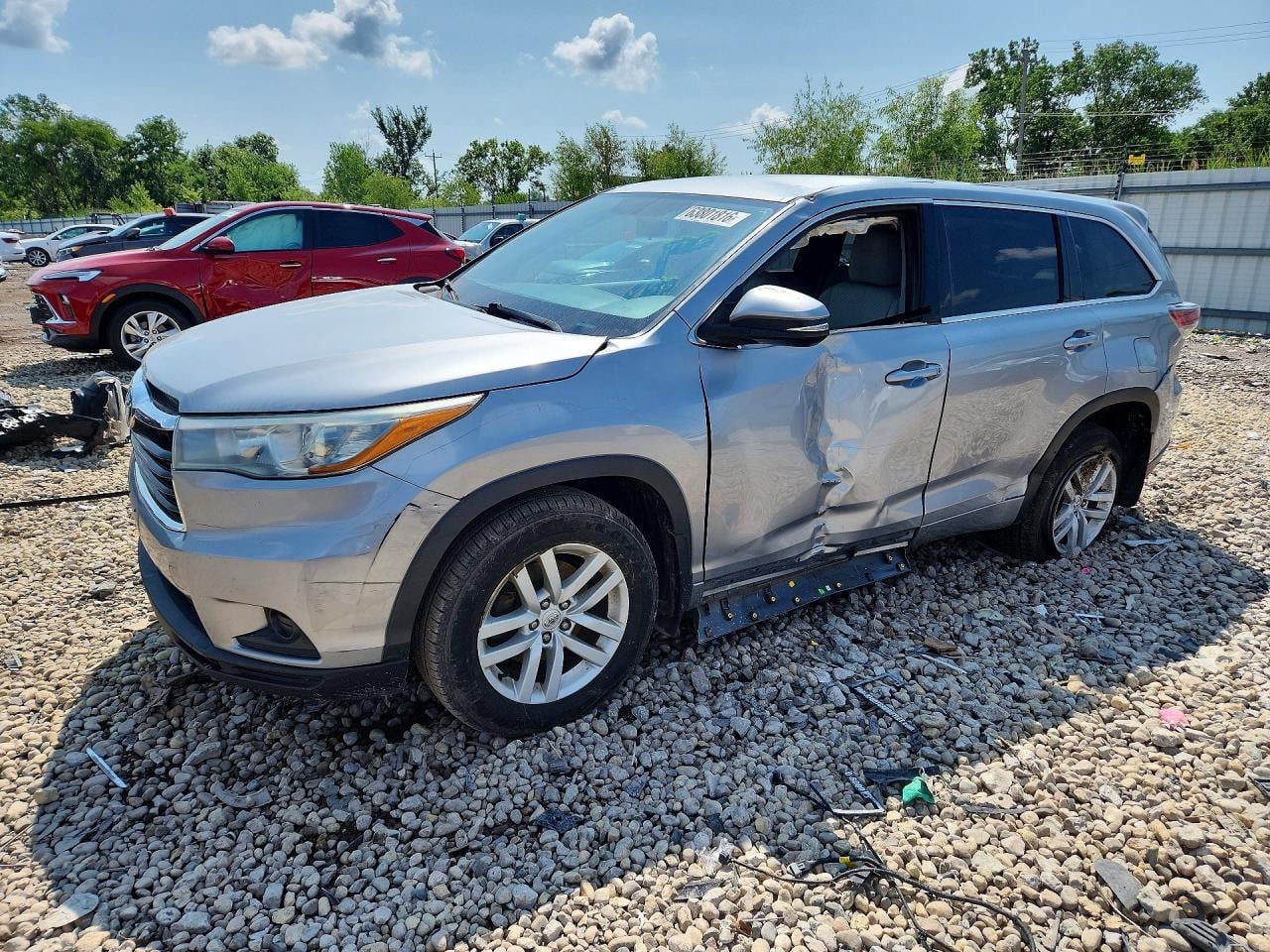 2015 TOYOTA HIGHLANDER LE | 5TDBKRFH3FS173442 | UPCARS