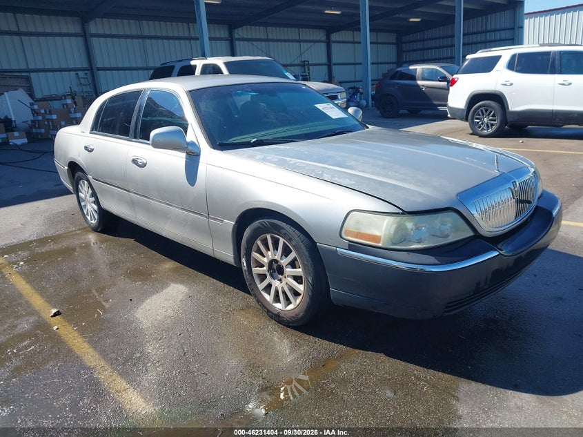 2007 LINCOLN TOWN CAR SIGNATURE | 1LNHM81V97Y613015 | UPCARS