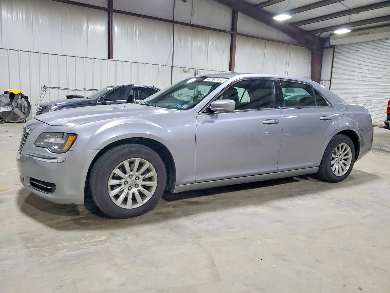 2014 CHRYSLER 300 | 2C3CCAAGXEH375326 | UPCARS