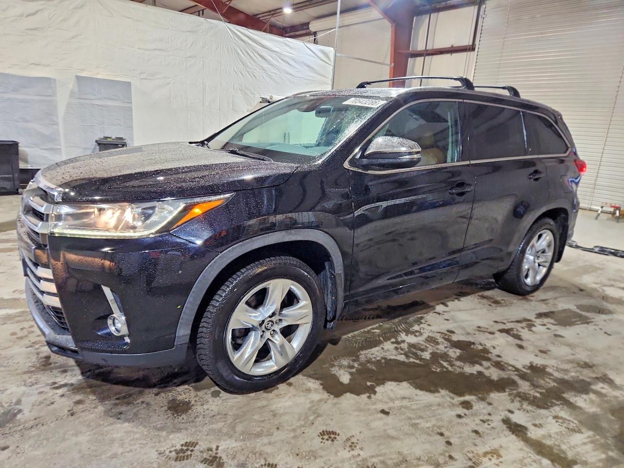 2019 TOYOTA HIGHLANDER LIMITED | 5TDDZRFH0KS972741 | UPCARS