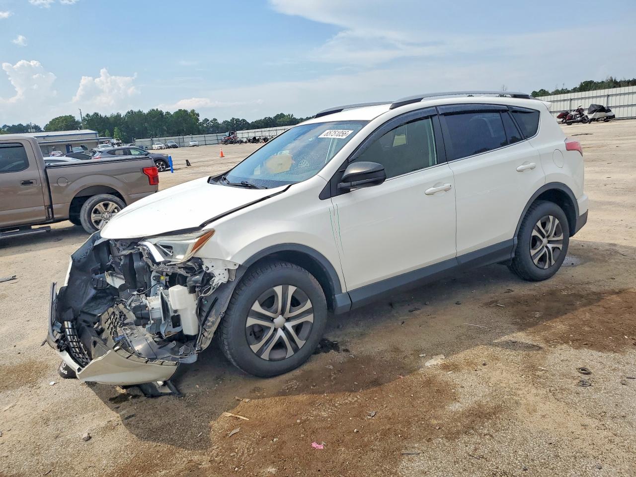 2017 TOYOTA RAV4 LE | JTMBFREV0HJ137607 | UPCARS