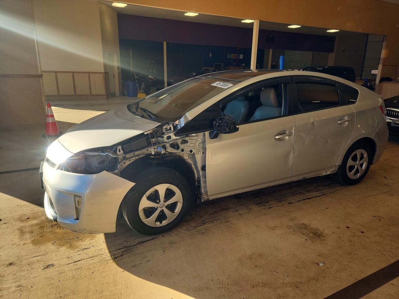 2015 TOYOTA PRIUS THREE | JTDKN3DU8F0419716 | UPCARS