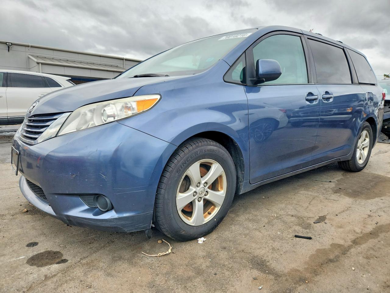 2017 TOYOTA SIENNA LE | 5TDKZ3DC4HS776290 | UPCARS