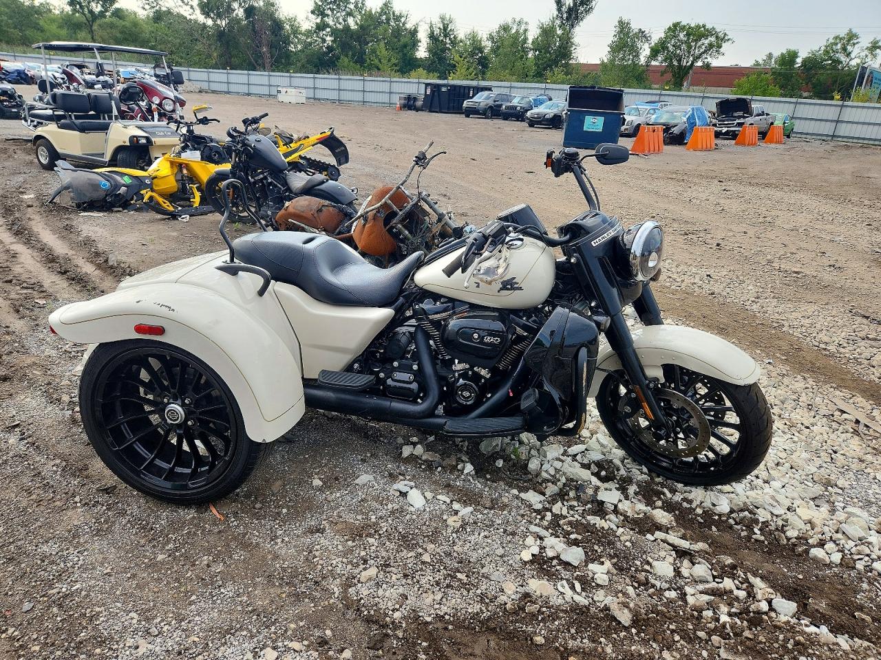 2023 HARLEY-DAVIDSON FL | 1HD1MCP17PB850181 | UPCARS