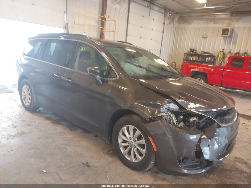 2019 CHRYSLER PACIFICA TOURING PLUS | 2C4RC1FG6KR559442 | UPCARS
