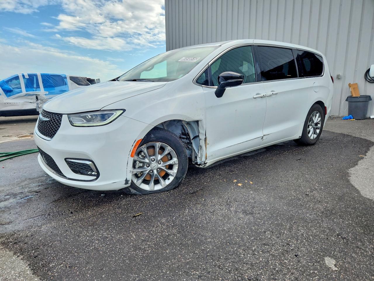 2026 CHRYSLER PACIFICA LIMITED | 2C4RC1GG9TR263072 | UPCARS