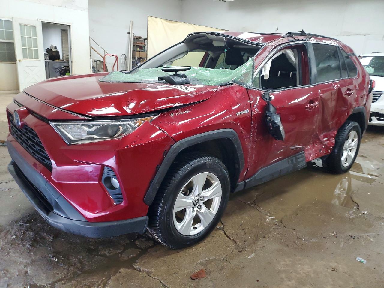 2021 TOYOTA RAV4 XLE | JTMRWRFV5MD125927 | UPCARS