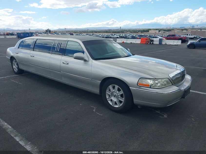 2011 LINCOLN TOWN CAR EXECUTIVE | 2L1FL8JWXBX752793 | UPCARS