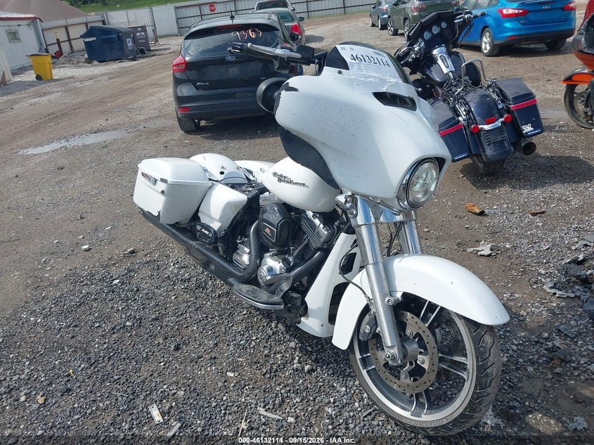 2016 HARLEY-DAVIDSON FLHX STREET GLIDE | 1HD1KBM13GB610596 | UPCARS