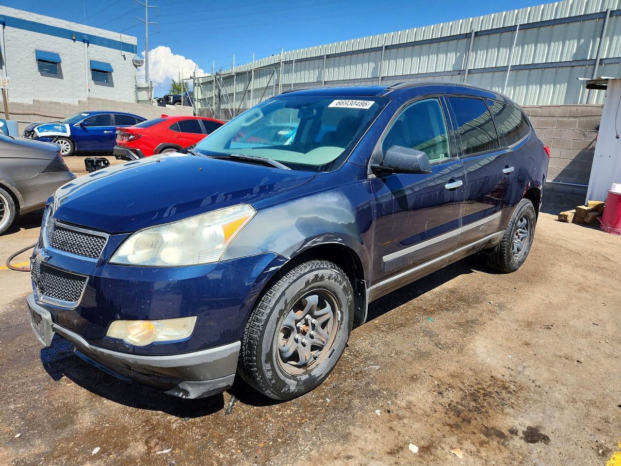2011 CHEVROLET TRAVERSE LS | 1GNKRFED3BJ400894 | UPCARS