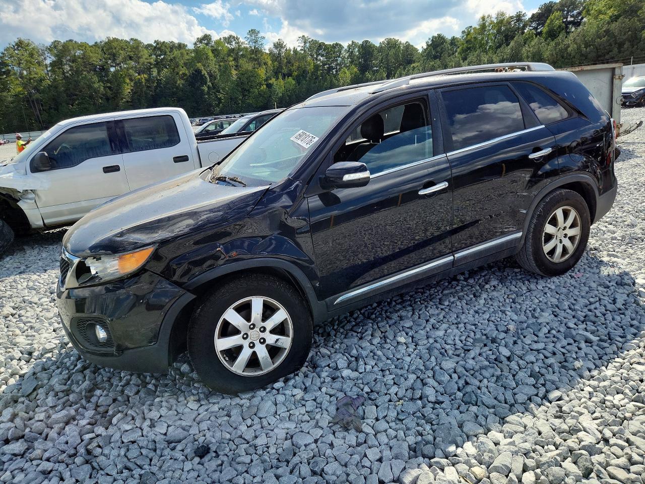 2011 KIA SORENTO LX | 5XYKT3A1XBG146492 | UPCARS