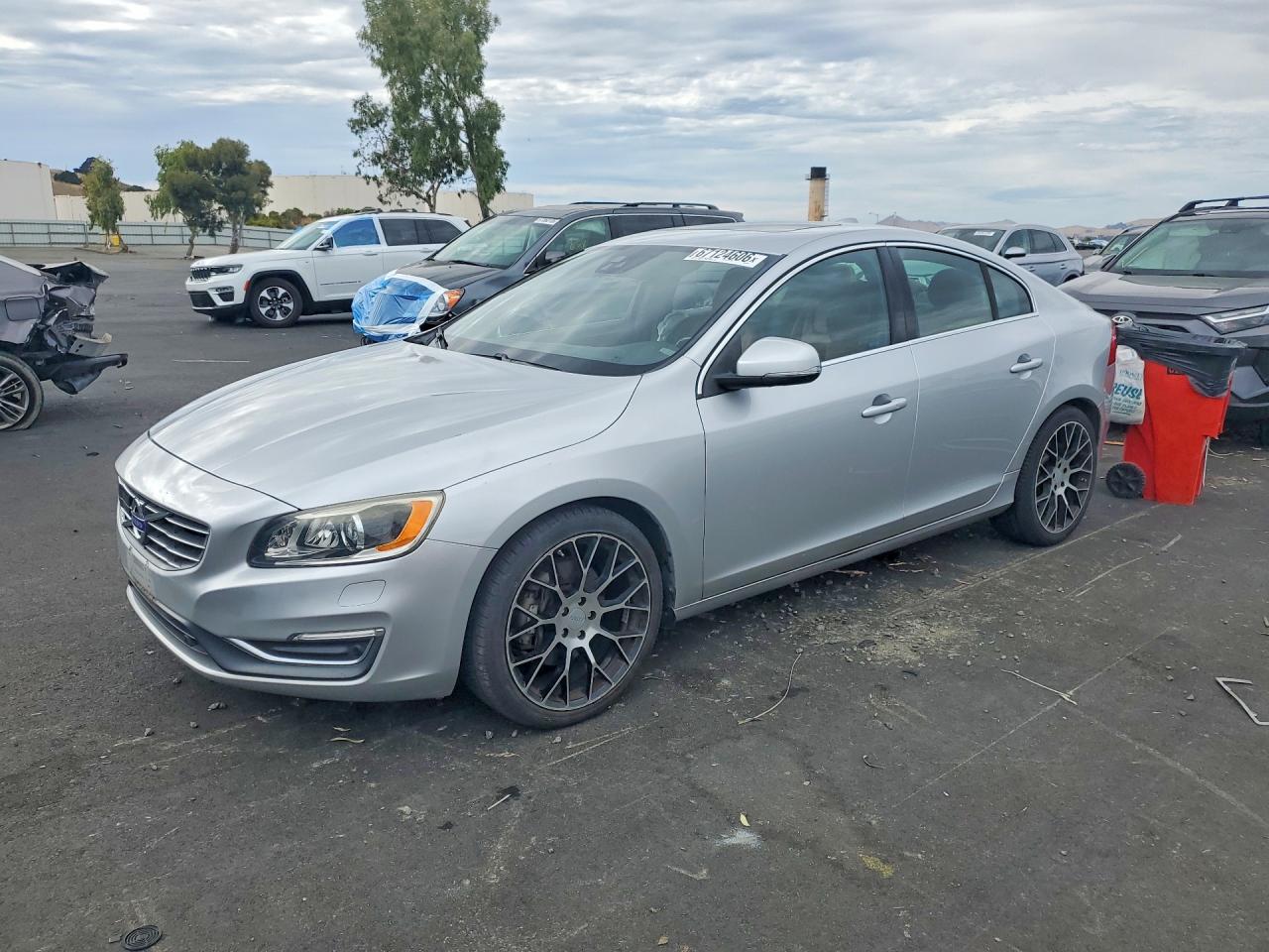 2015 VOLVO S60 PLATINUM | YV149MFM0F2336327 | UPCARS
