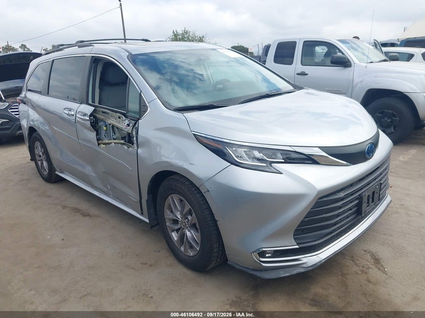 2021 TOYOTA SIENNA XLE | 5TDYRKEC1MS045684 | UPCARS