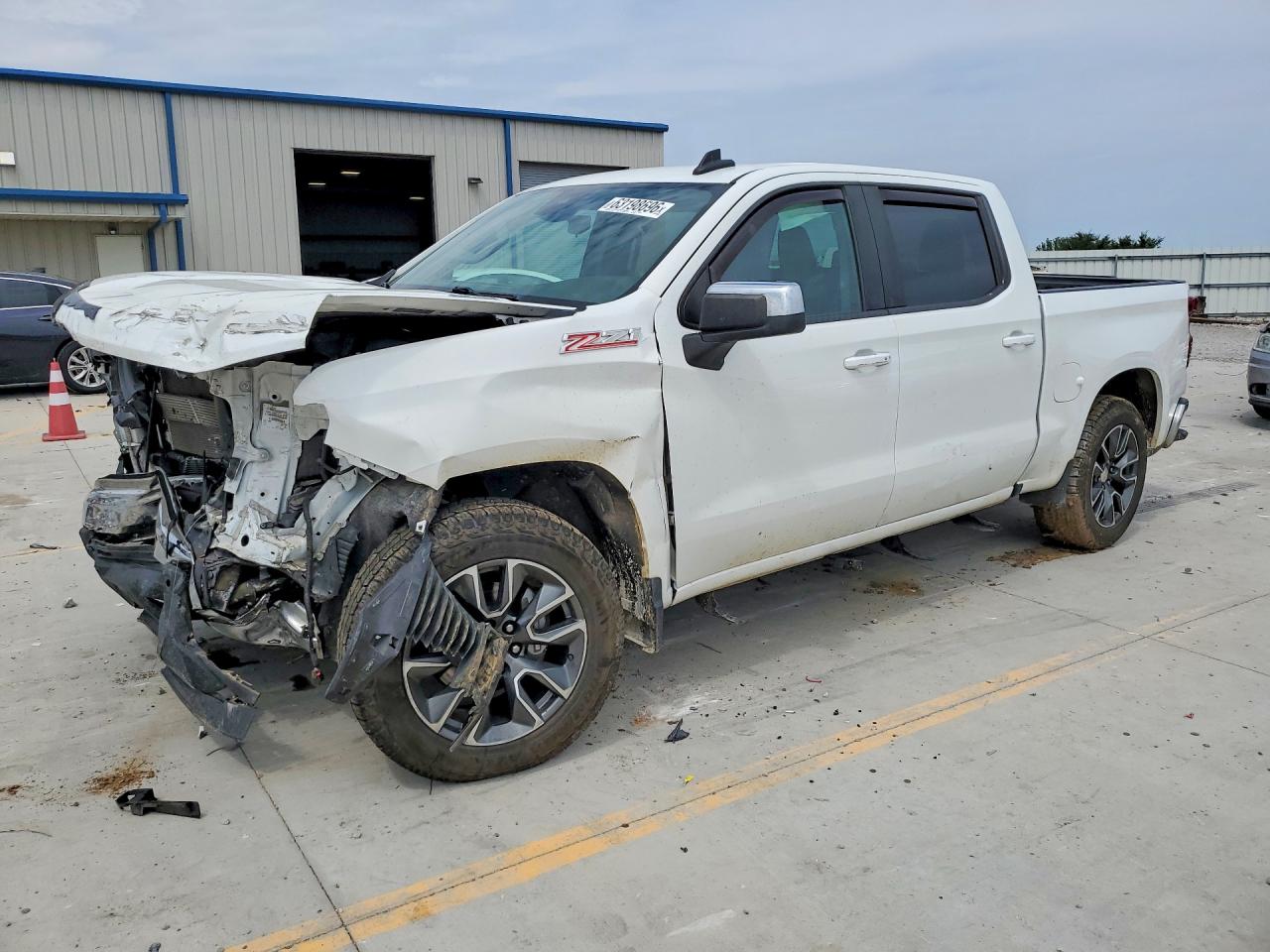 2022 CHEVROLET SILVERADO K1500 LT | 1GCUDDET1NZ636073 | UPCARS