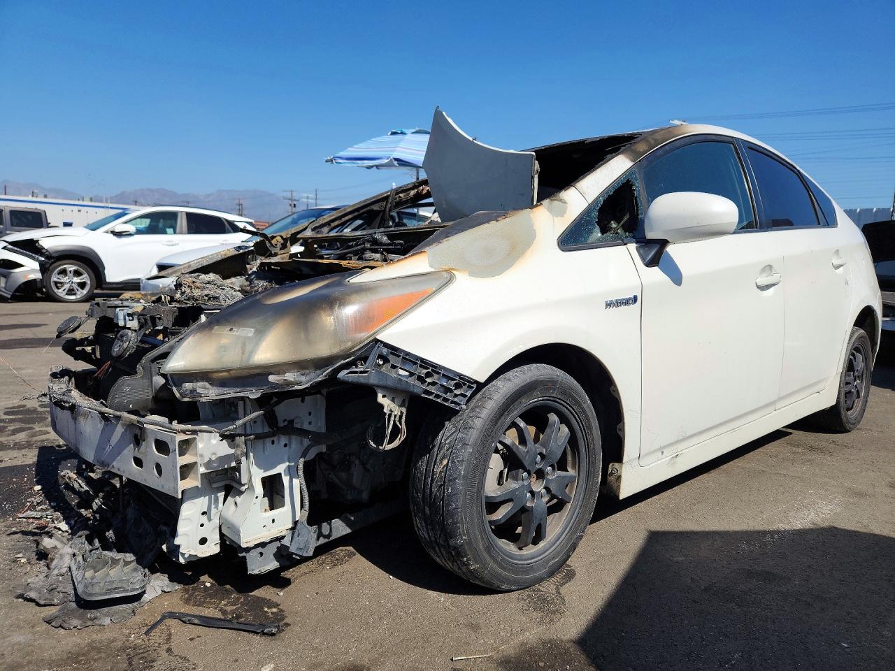 2011 TOYOTA PRIUS THREE | JTDKN3DU2B0258824 | UPCARS