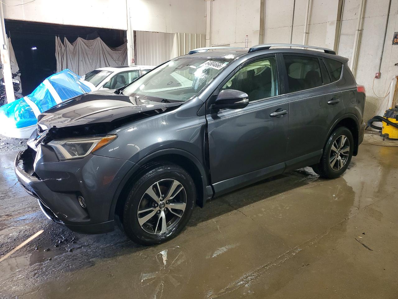 2018 TOYOTA RAV4 XLE | JTMRFREV3JD224954 | UPCARS