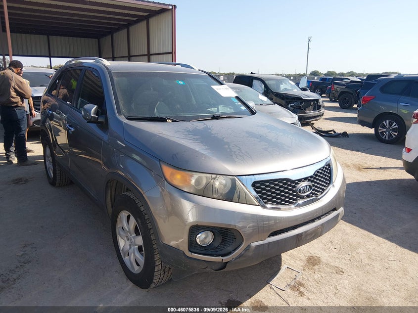 2011 KIA SORENTO LX | 5XYKT4A12BG098623 | UPCARS