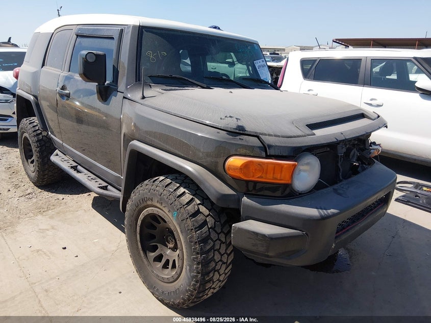 2014 TOYOTA FJ CRUISER | JTEBU4BF9EK180544 | UPCARS