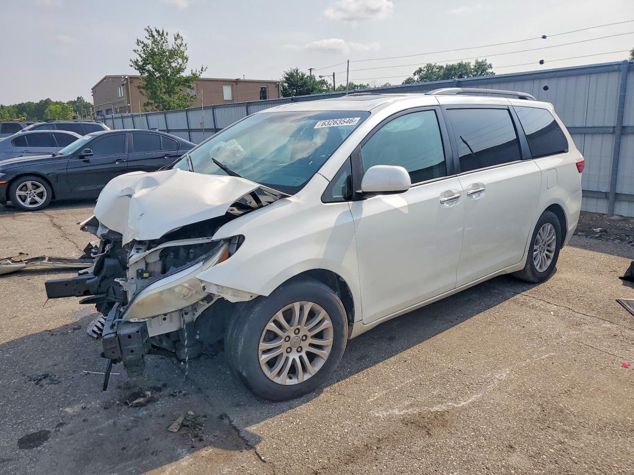 2017 TOYOTA SIENNA XLE 8-PASSENGER | 5TDYZ3DC6HS800695 | UPCARS